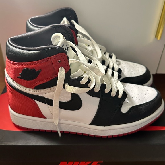 Air Jordan 1 retro high satin toes - Picture 7 of 8